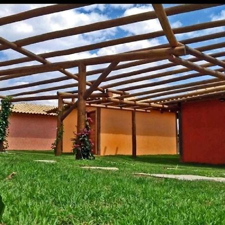 Vila Gaia Guest House Алту-Параизу-ди-Гояс Экстерьер фото